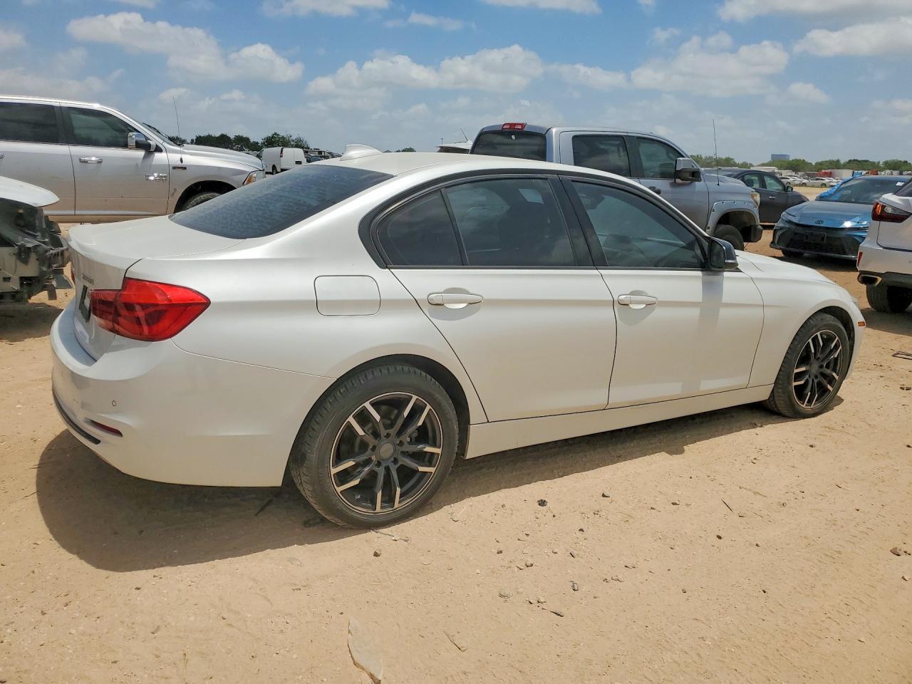 2016 BMW 328 I Sulev - Фото 3