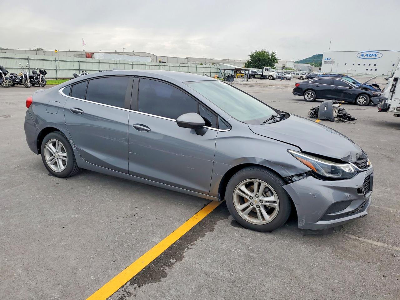 2018 Chevrolet Cruze Lt - Image 4