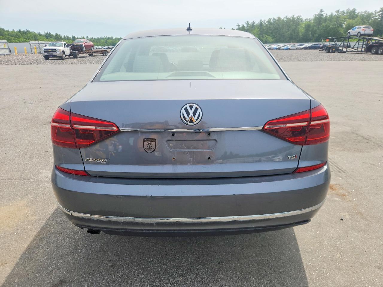 2017 Volkswagen Passat S - Фото 6