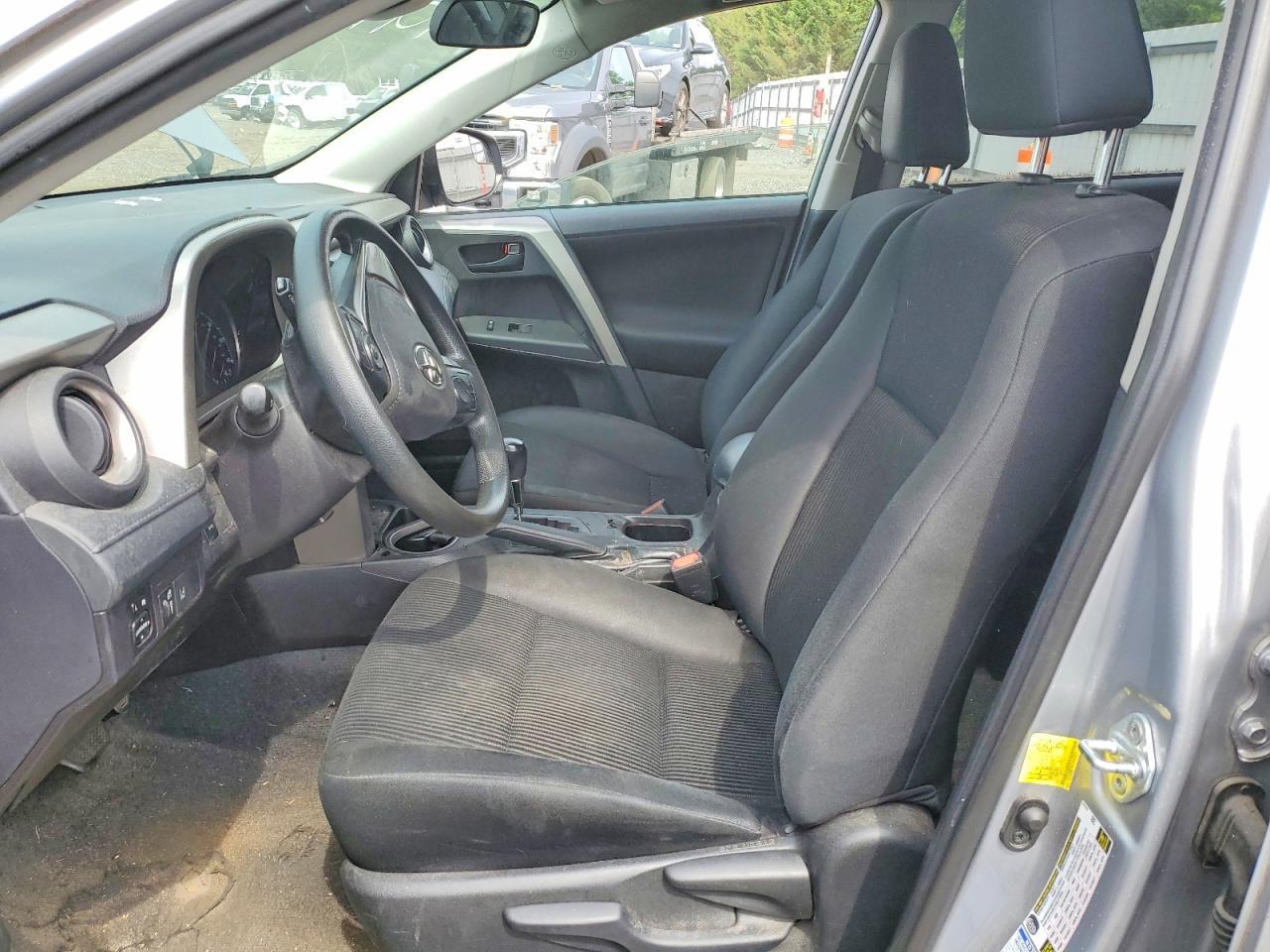 2017 Toyota Rav4 Le - Image 7