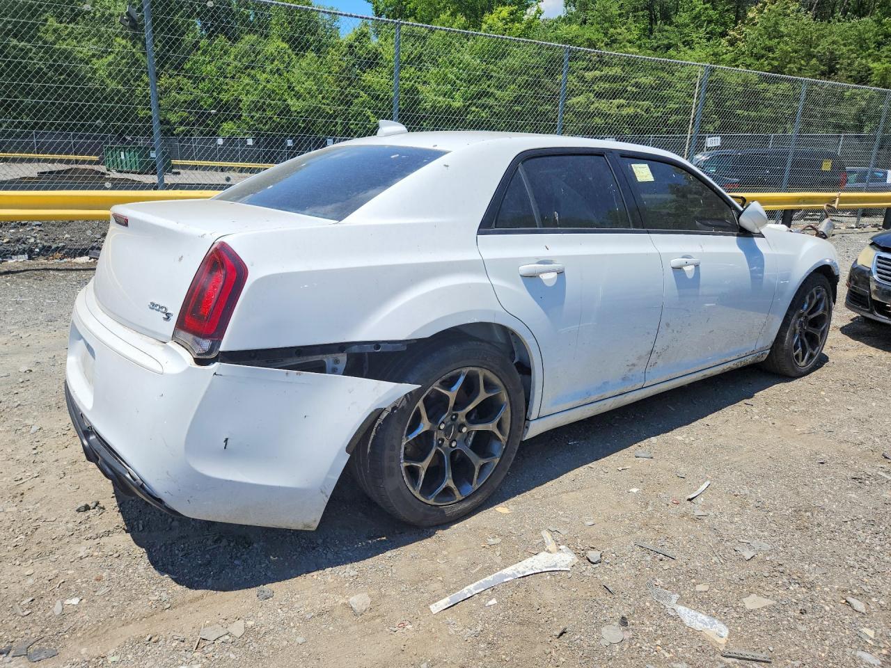 2016 Chrysler 300 S - Фото 3