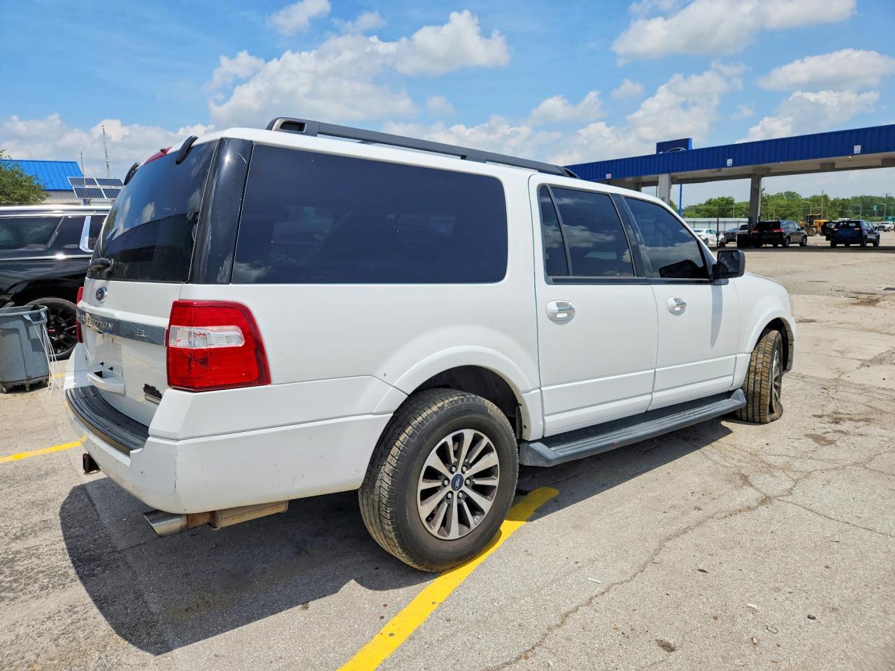2016 Ford Expedition El Xlt - Фото 3
