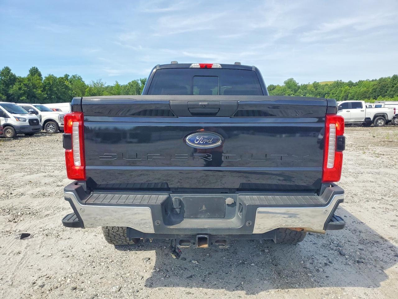 2023 Ford F250 Super Duty - Фото 6