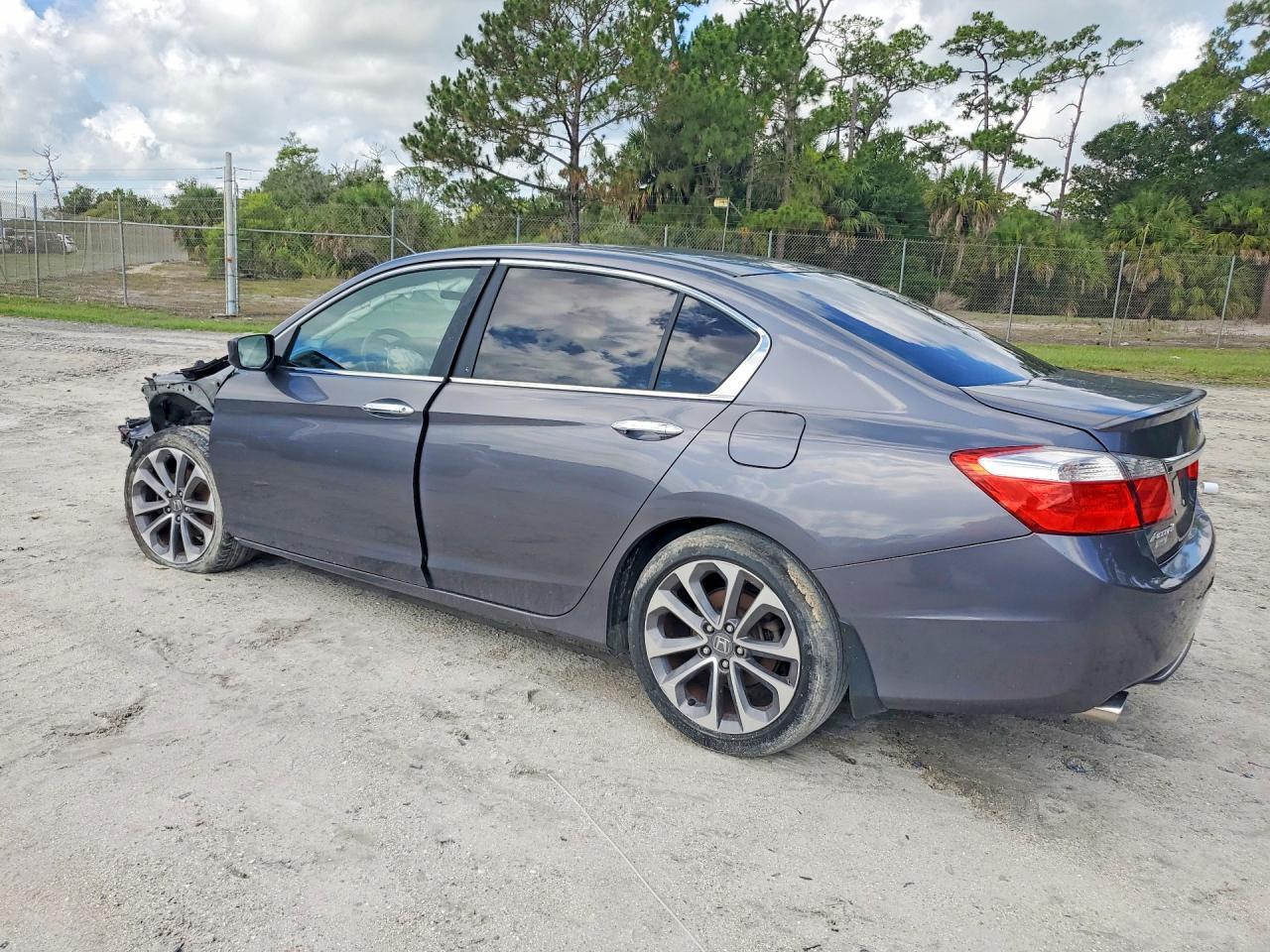 2013 Honda Accord Sport - Image 2