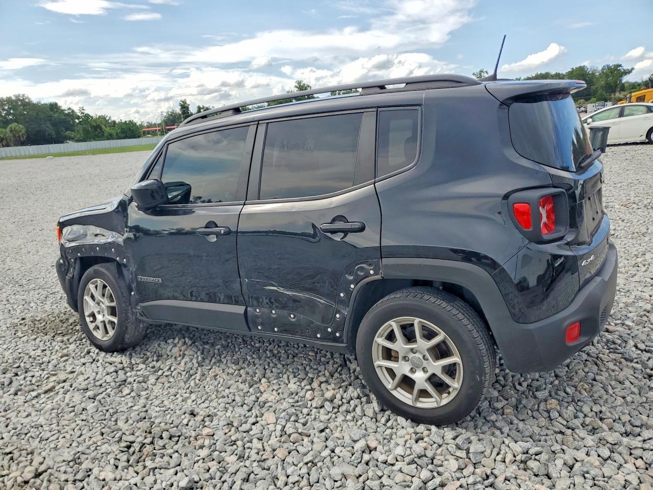 2019 Jeep Renegade Latitude - Фото 2