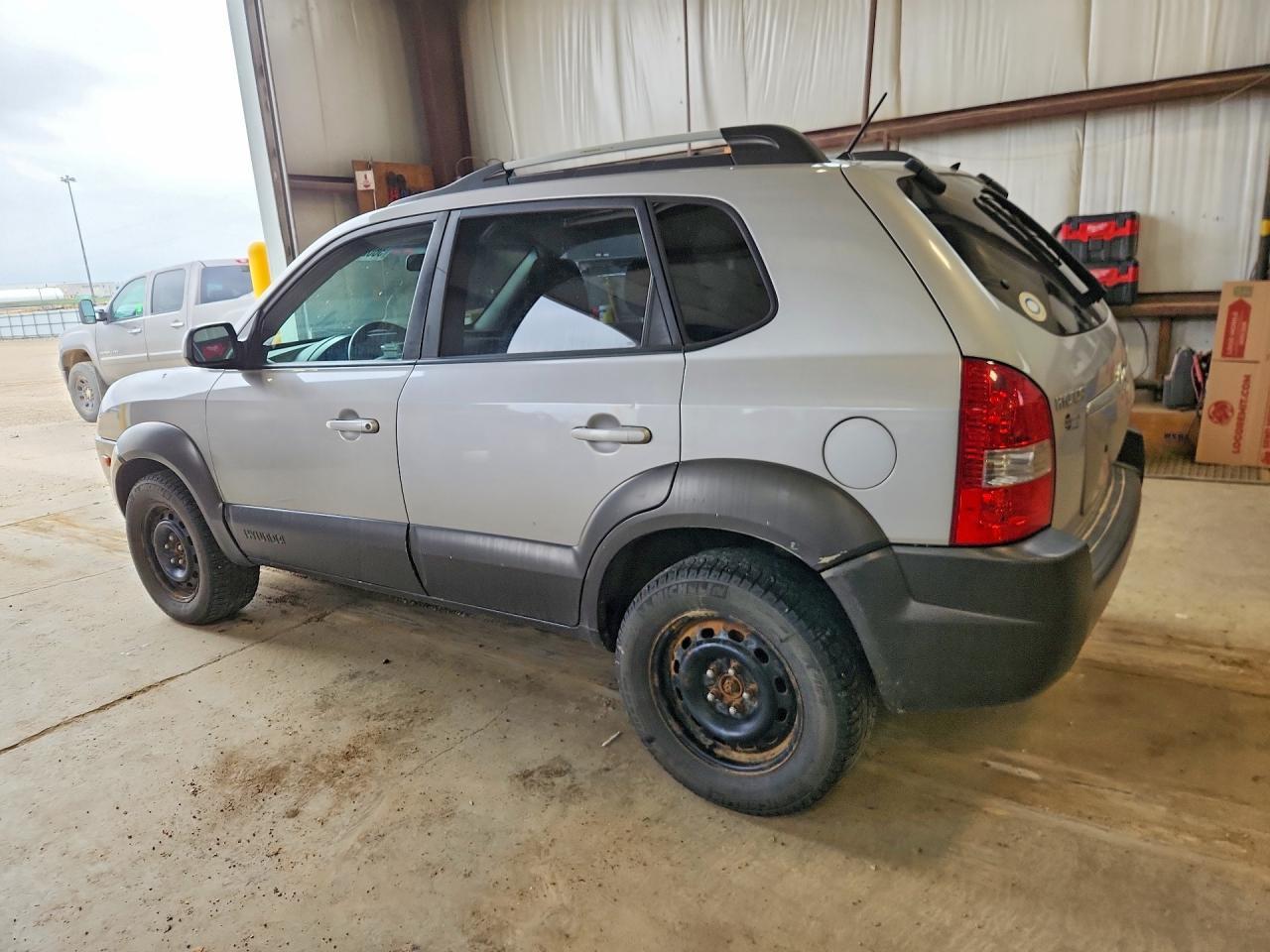 2005 Hyundai Tucson Gl - Image 2