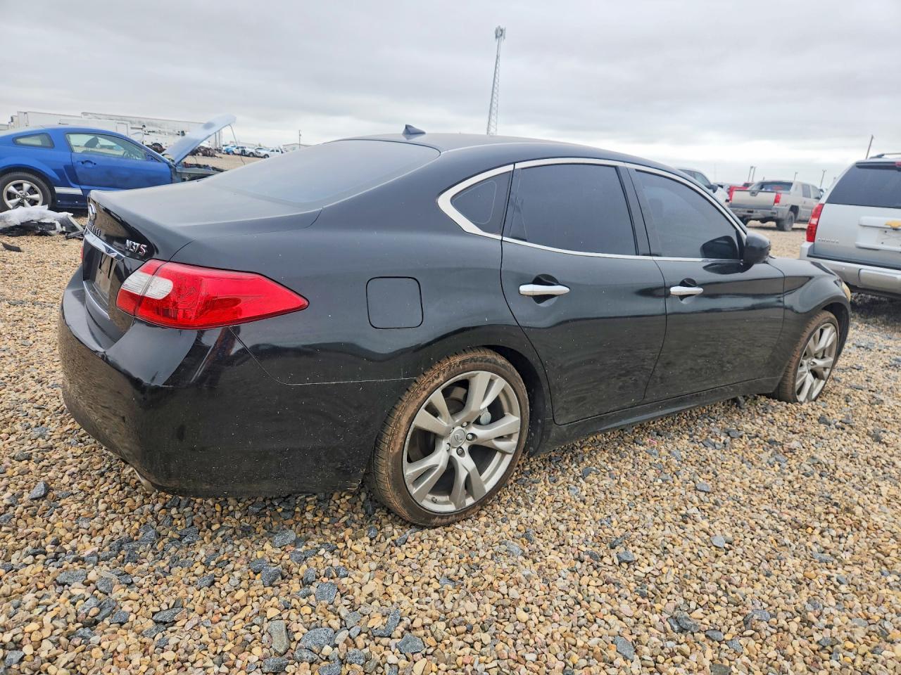 2012 Infiniti M37 Base - Image 3