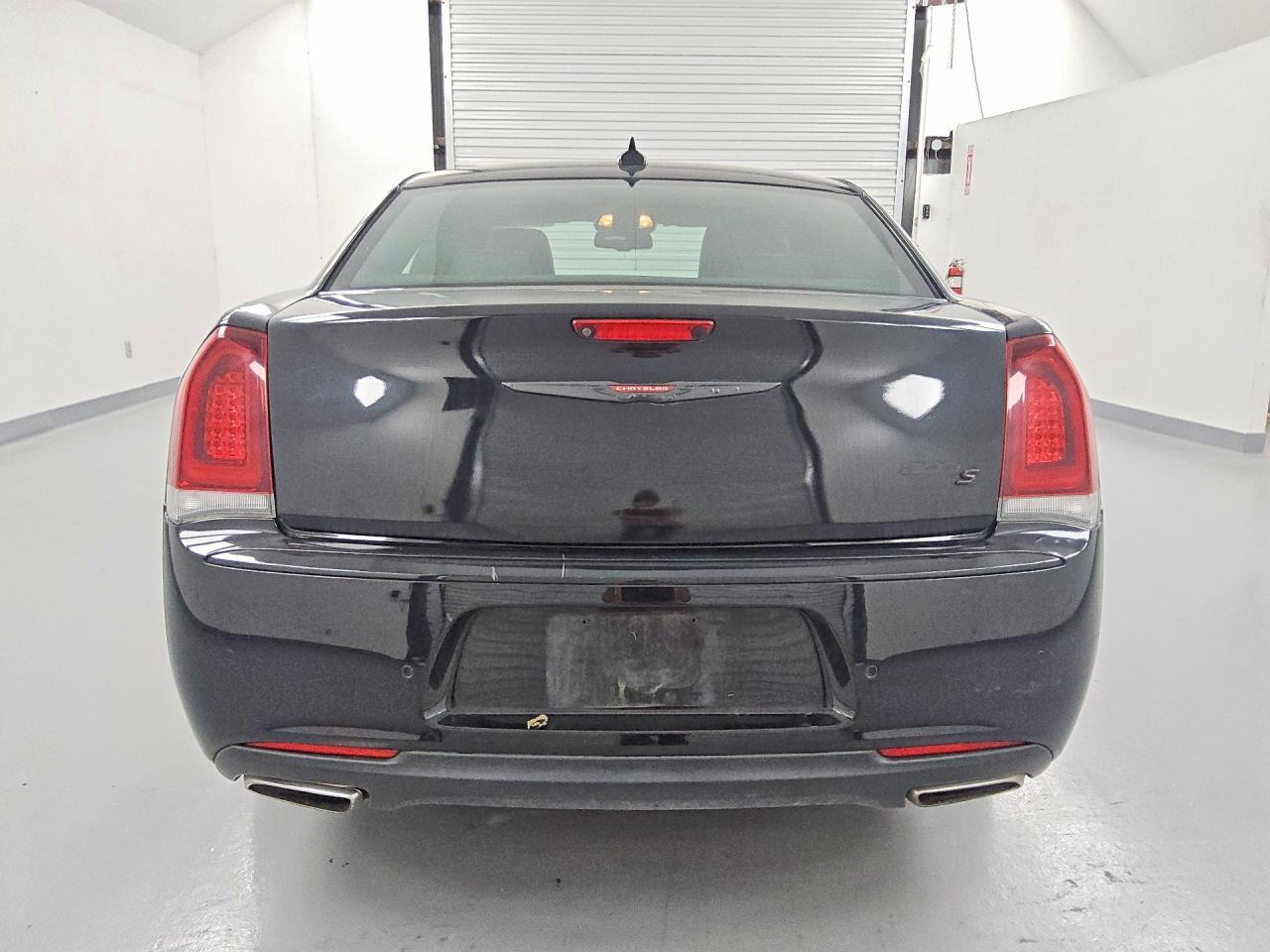 2021 Chrysler 300 S - Фото 6