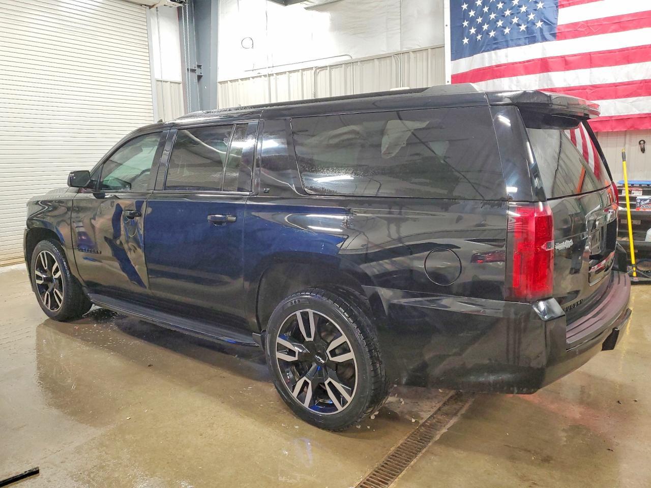 2018 Chevrolet Suburban K1500 Lt - Фото 2
