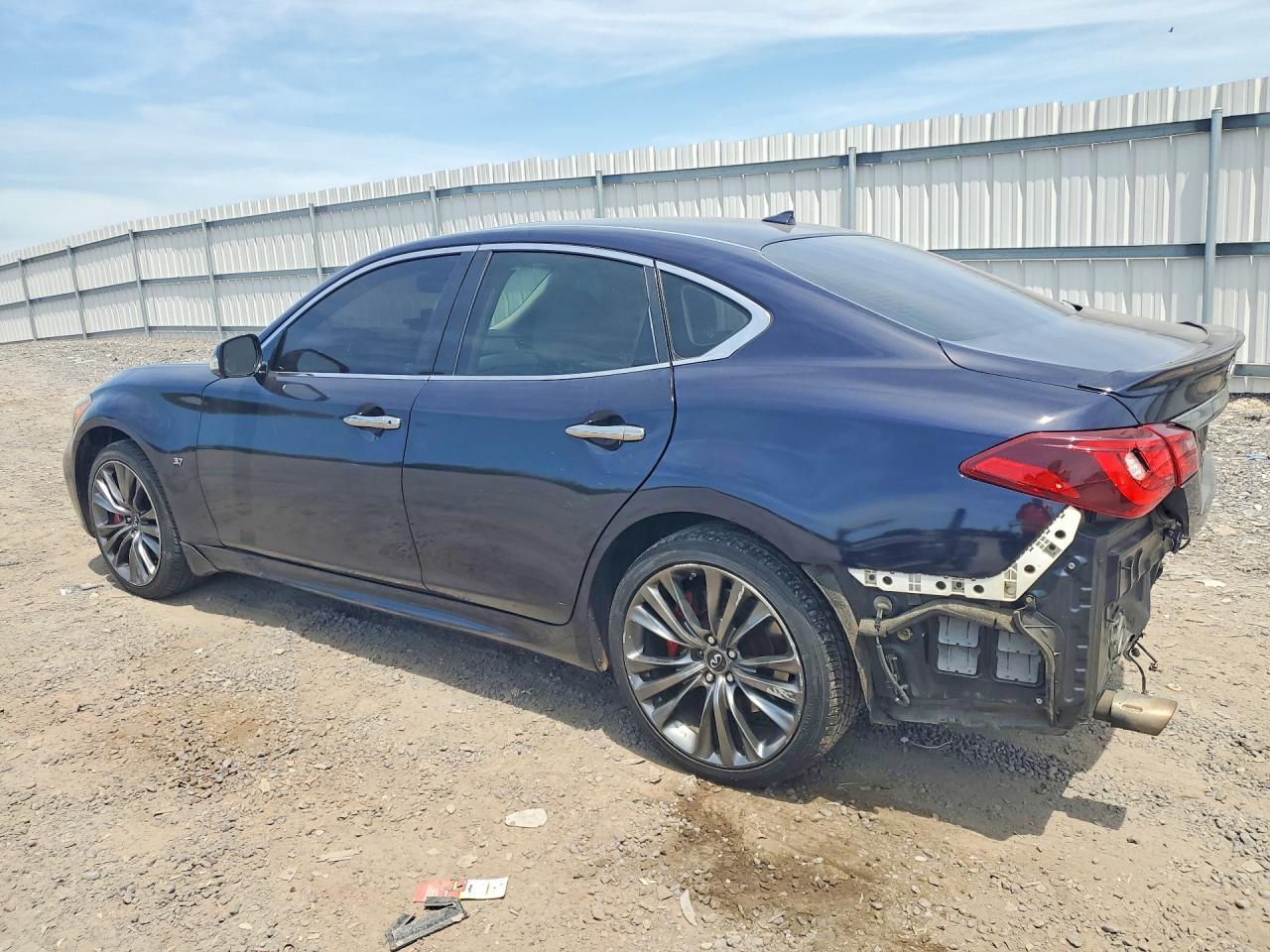 2016 Infiniti Q70 3.7 - Фото 2