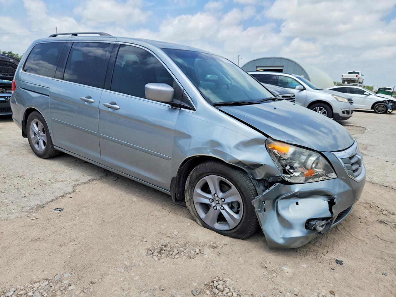 2010 Honda Odyssey Touring - Image 4