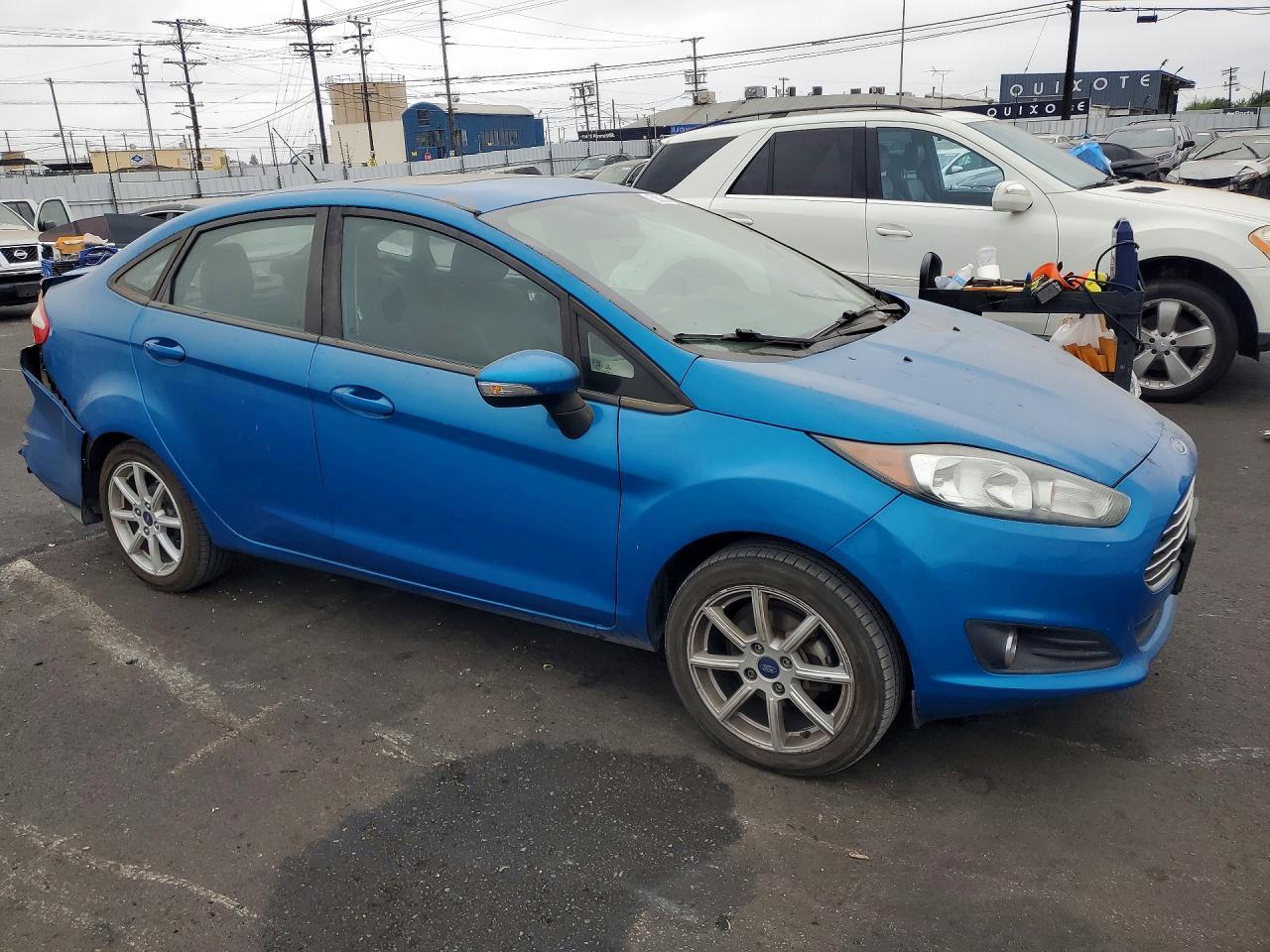 2015 Ford Fiesta Se - Фото 4