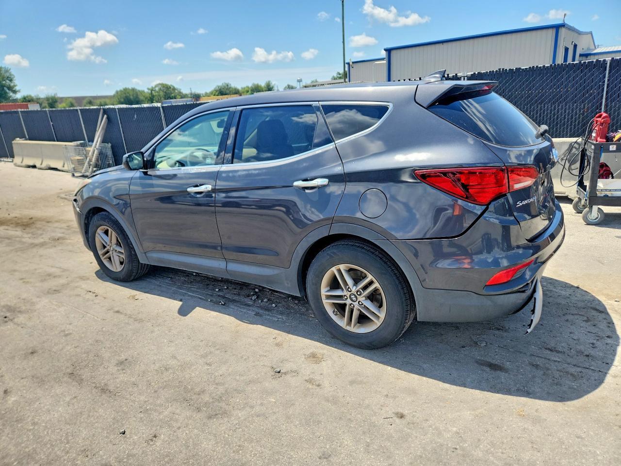 2017 Hyundai Santa Fe Sport 2.4L - Image 2