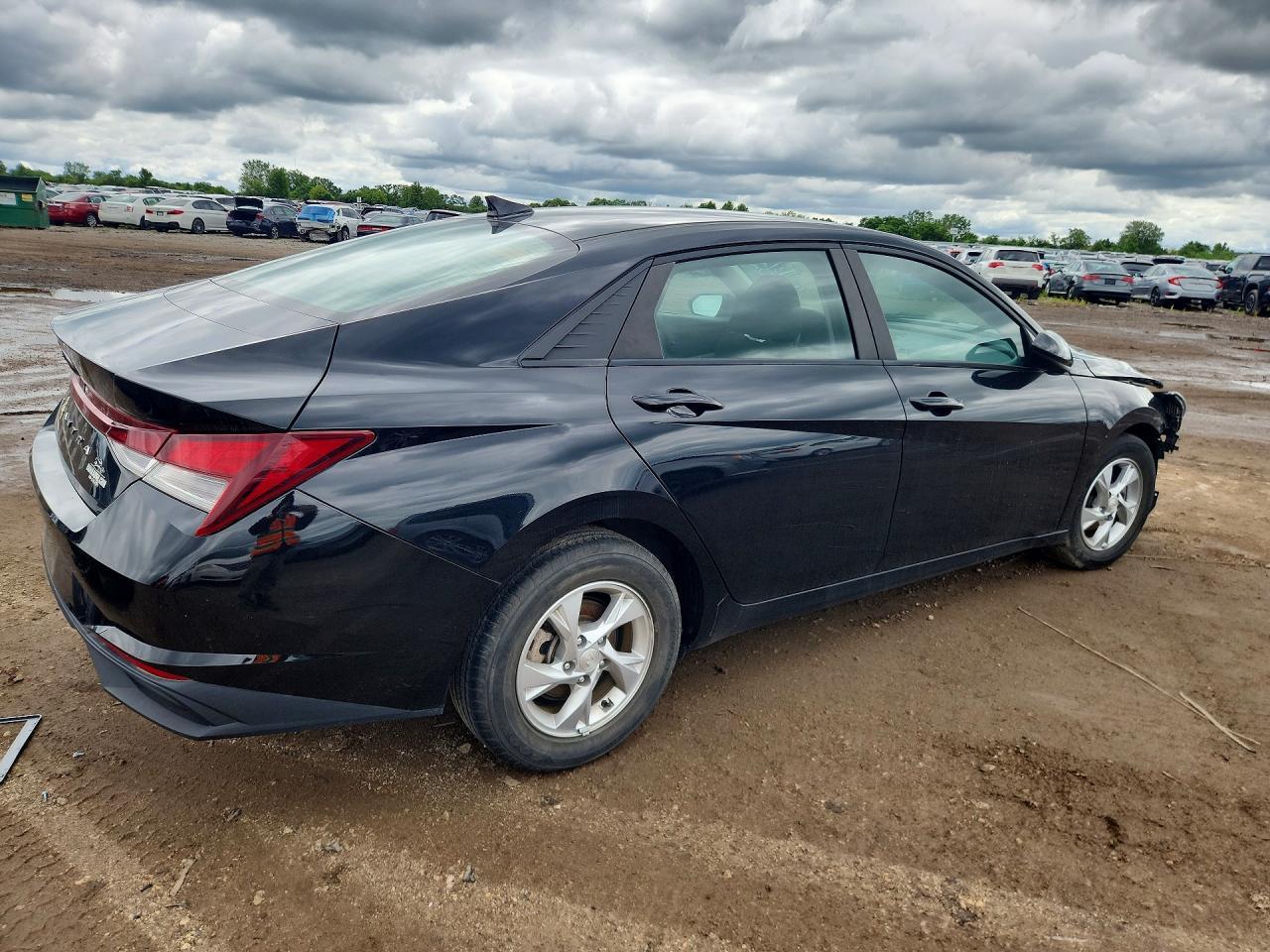 2021 Hyundai Elantra Se - Фото 3