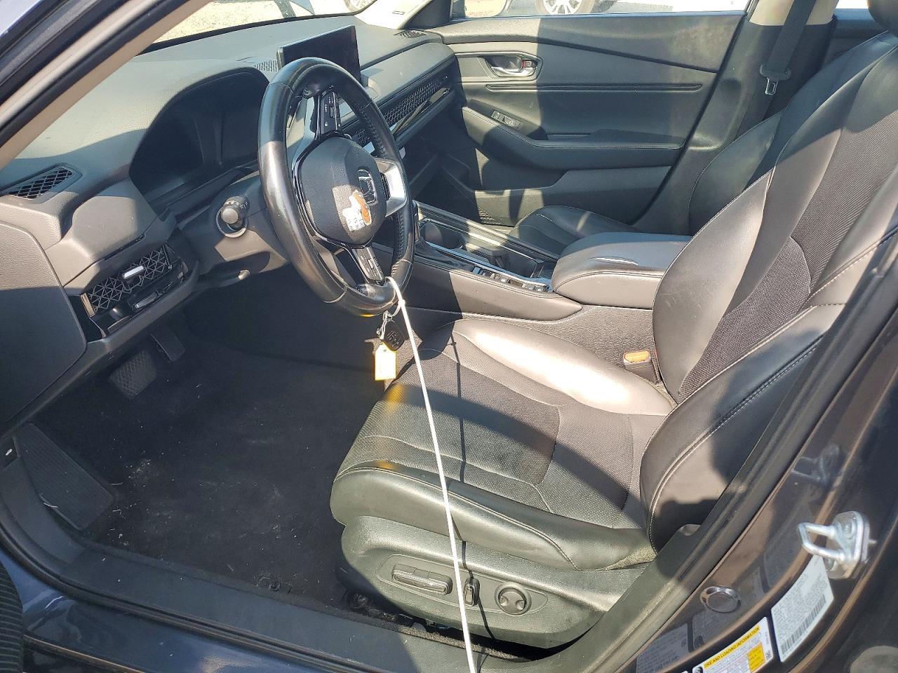 2023 Honda Accord Touring Hybrid - Image 7