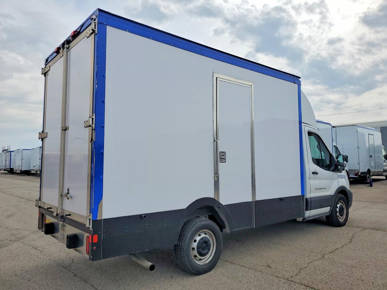 2022 Ford Transit Delivery Truck - Фото 3