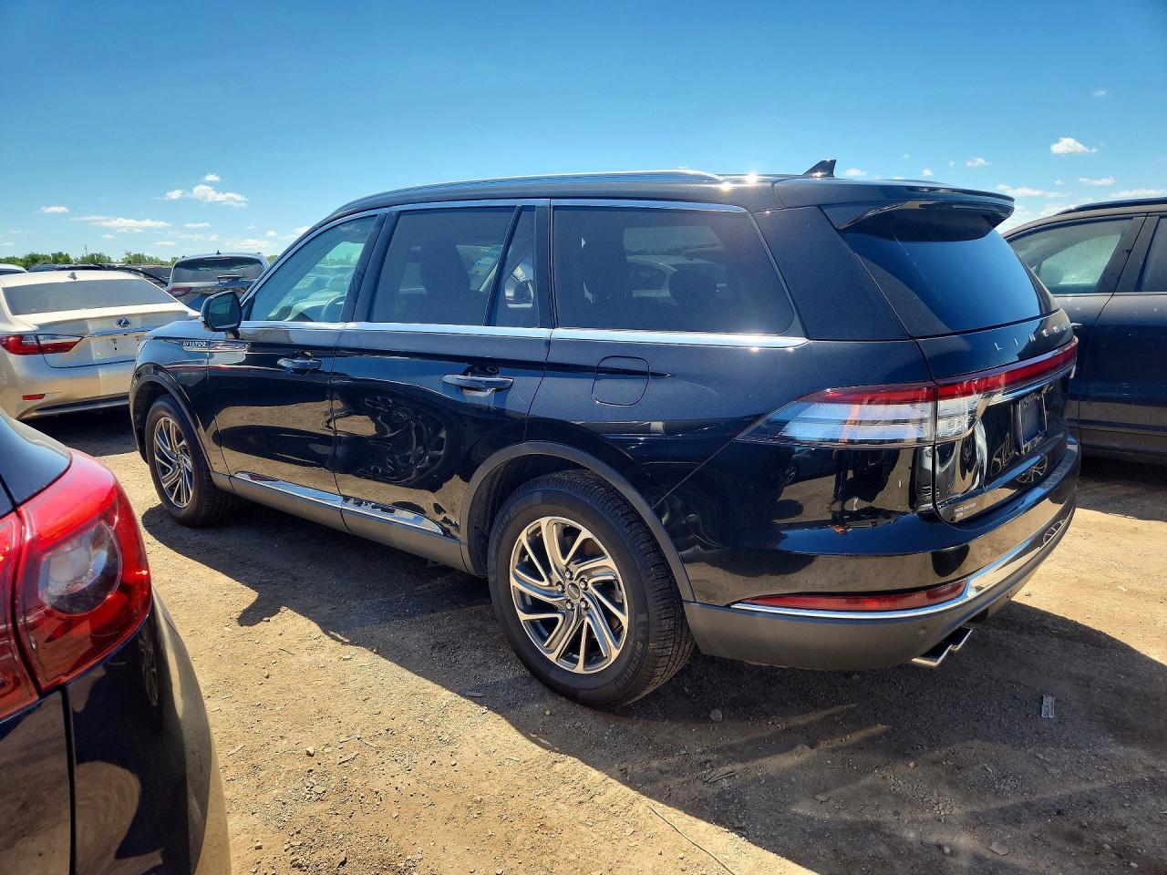 2022 Lincoln Aviator - Фото 2