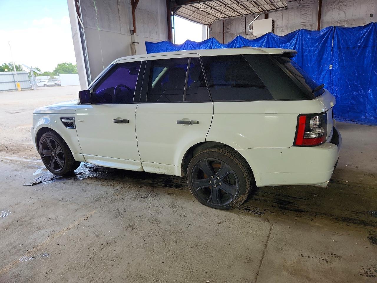 2011 Land Rover Range Rover Sport Hse - Image 2