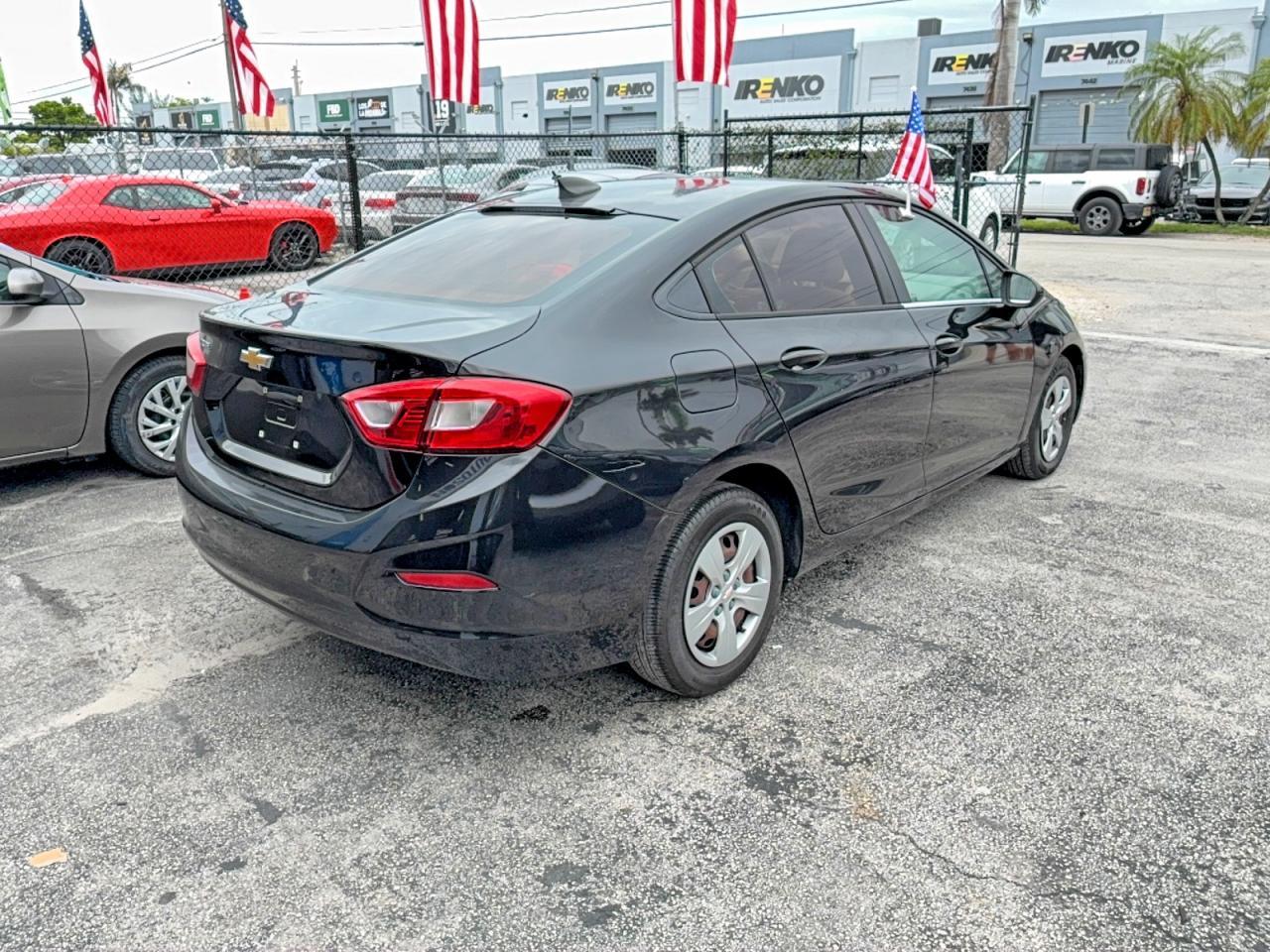 2018 Chevrolet Cruze Ls - Фото 4