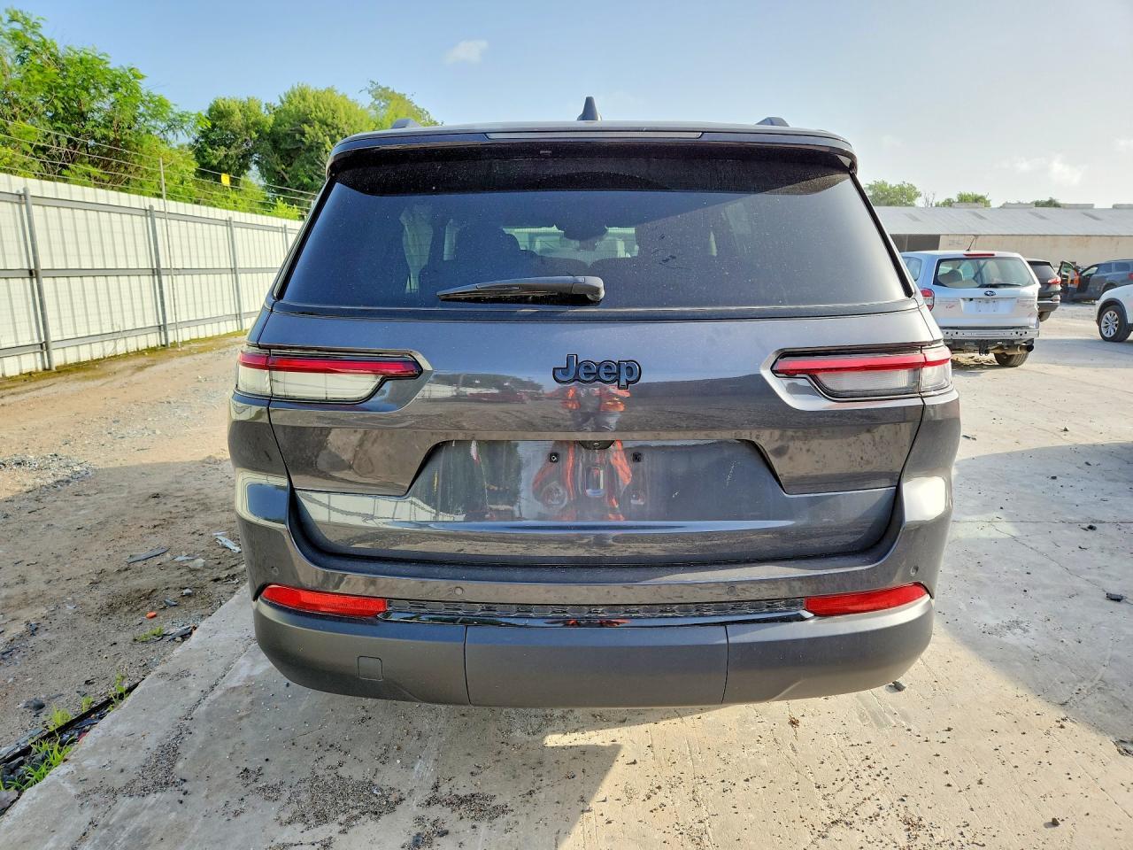 2025 Jeep Grand Cherokee L Laredo - Image 6