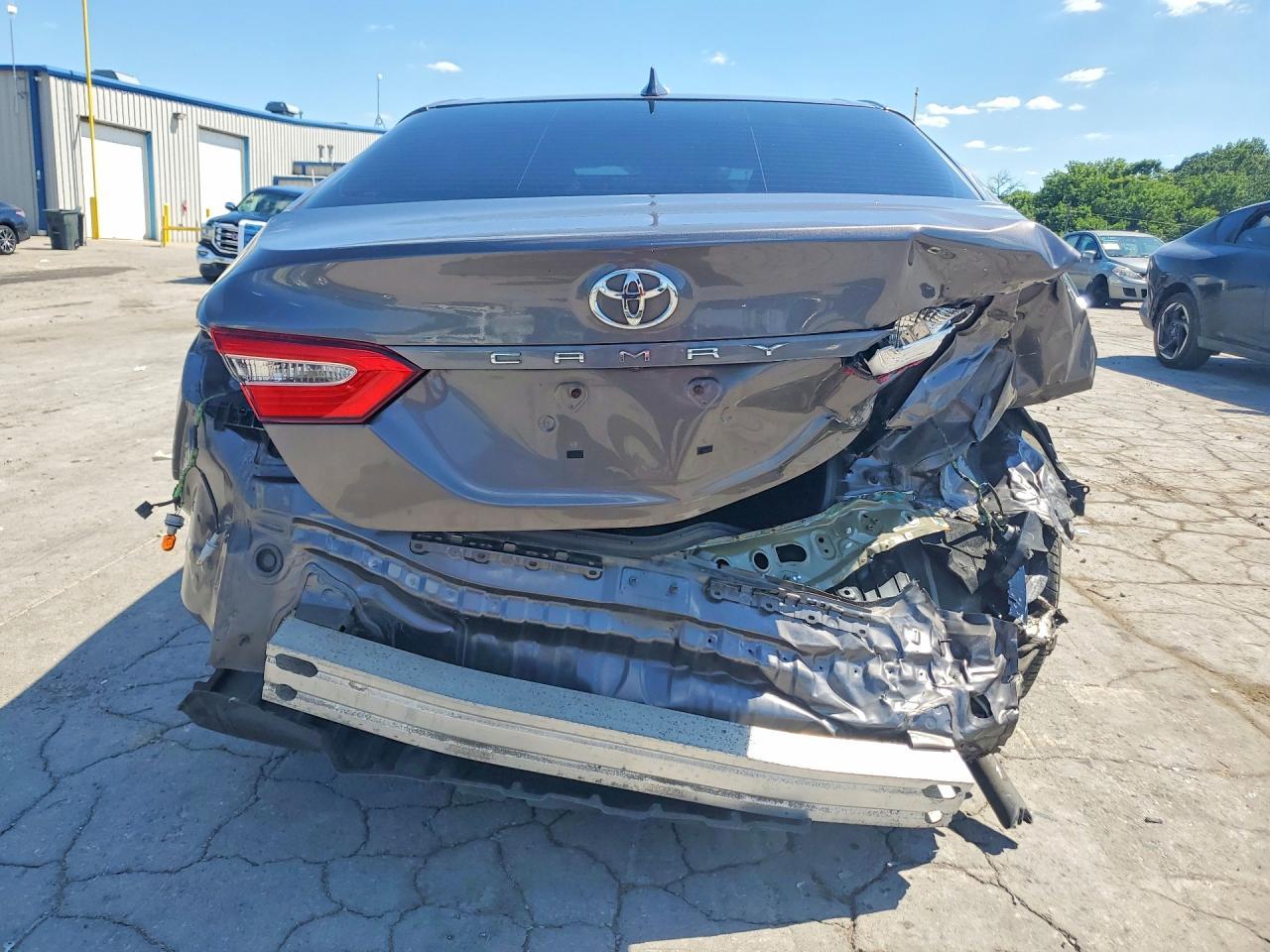 2019 Toyota Camry Le - Фото 6