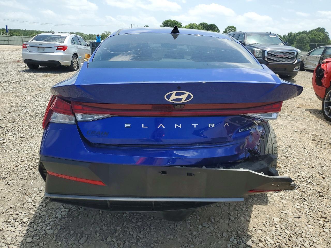 2025 Hyundai Elantra Limited - Image 6