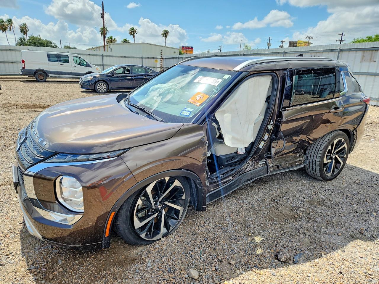 2023 Mitsubishi Outlander Sel