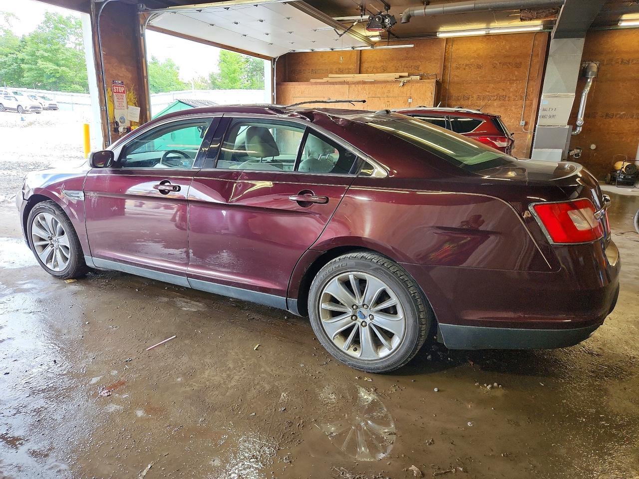 2011 Ford Taurus Limited - Фото 2