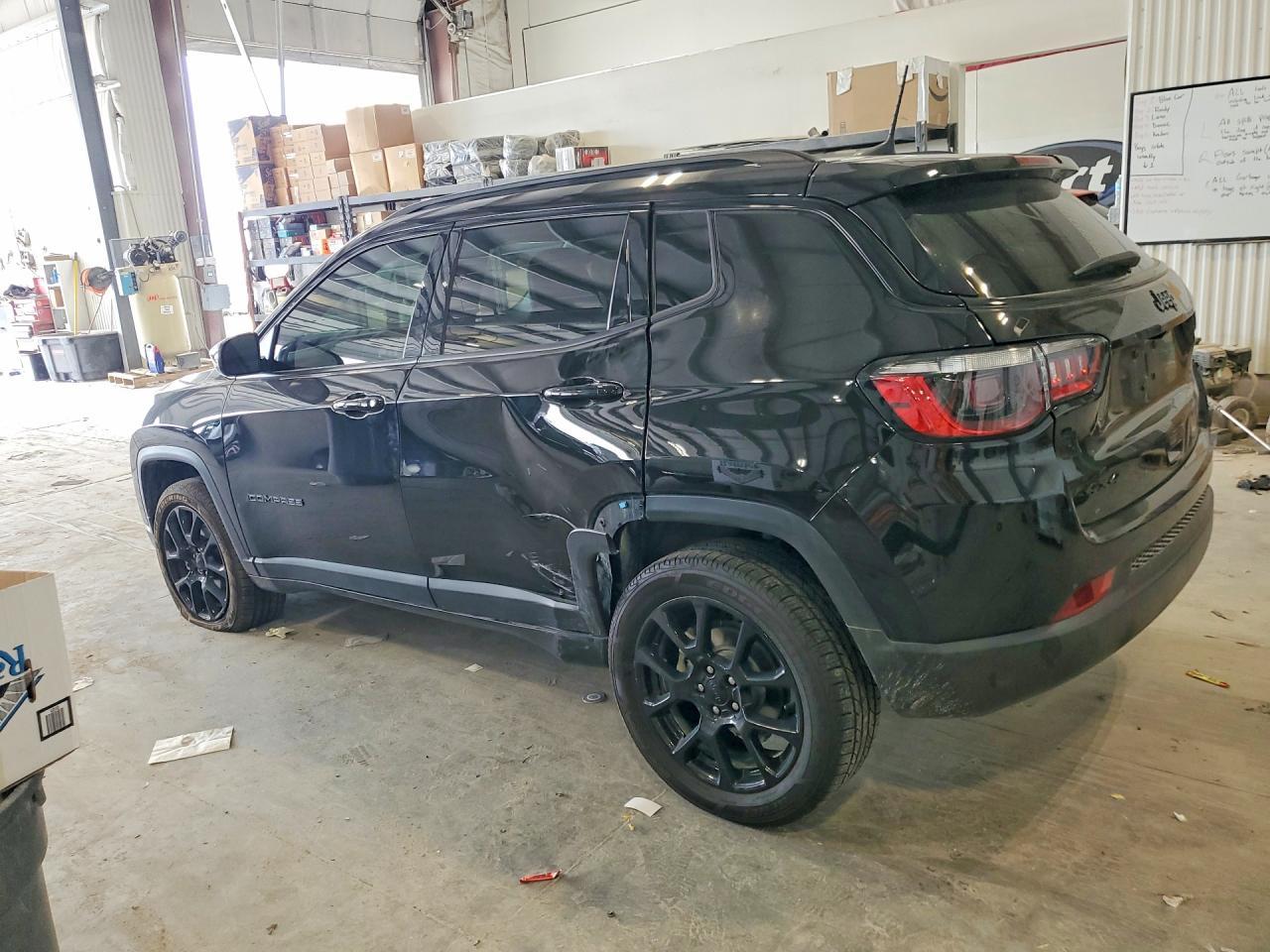 2022 Jeep Compass Latitude - Фото 2