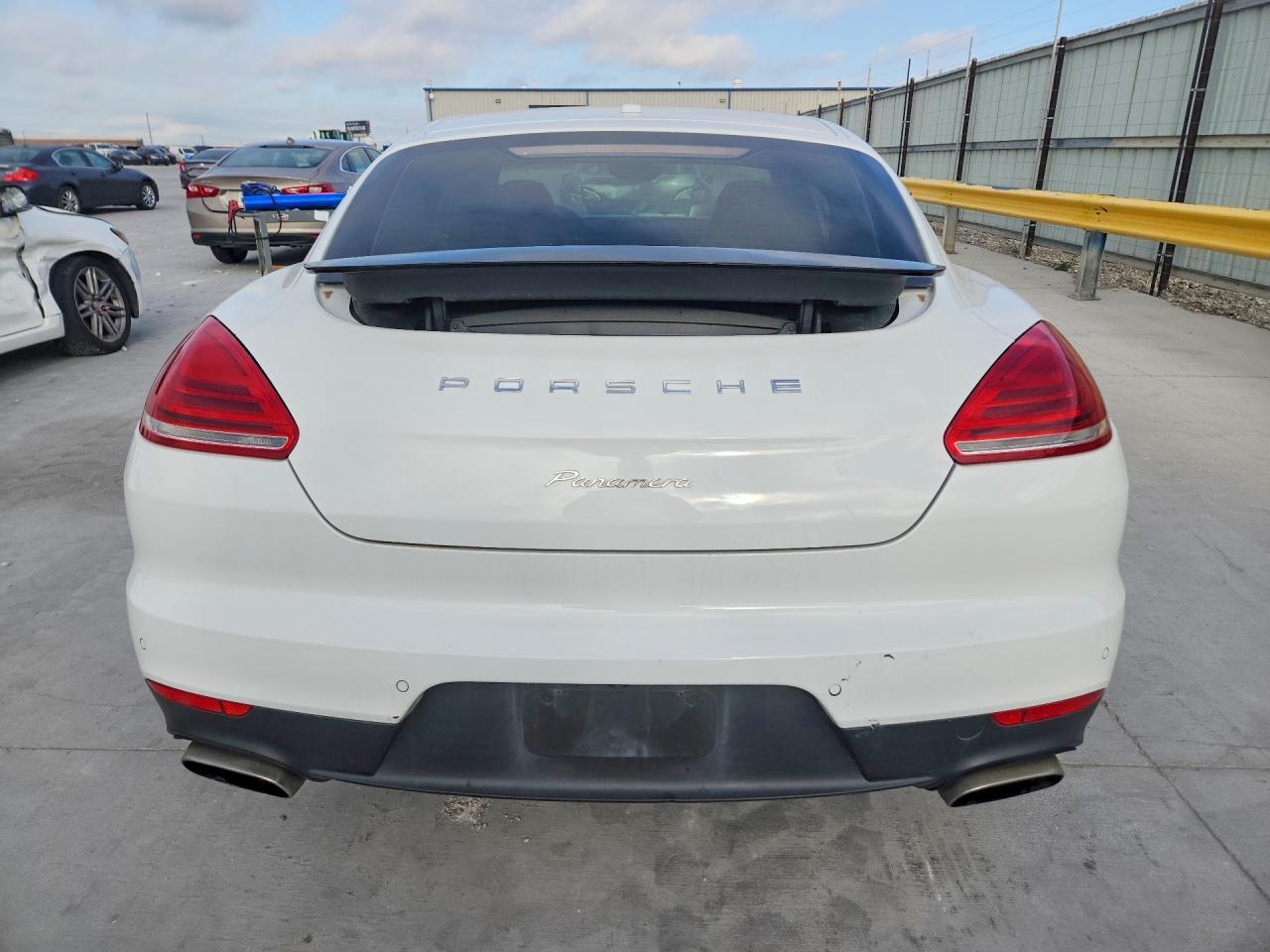 2016 Porsche Panamera 2 - Фото 6