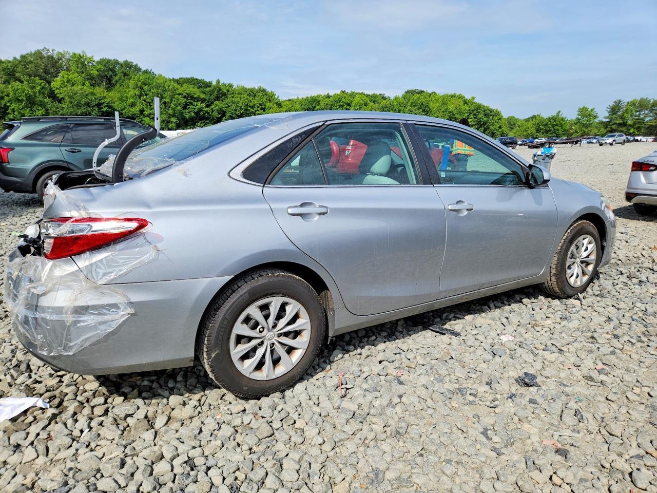 2015 Toyota Camry Le - Фото 3