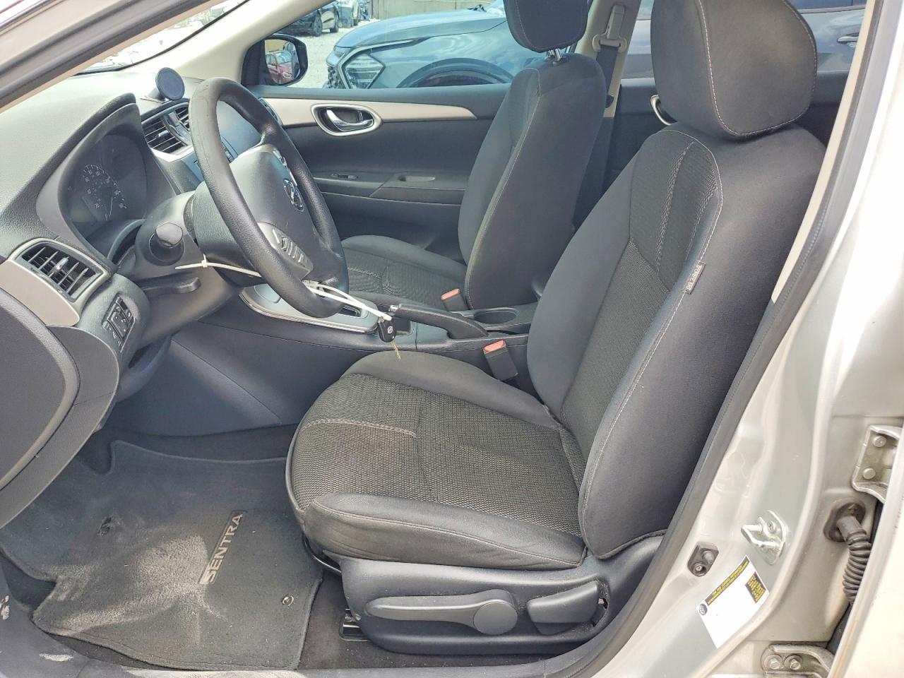 2015 Nissan Sentra S - Фото 7
