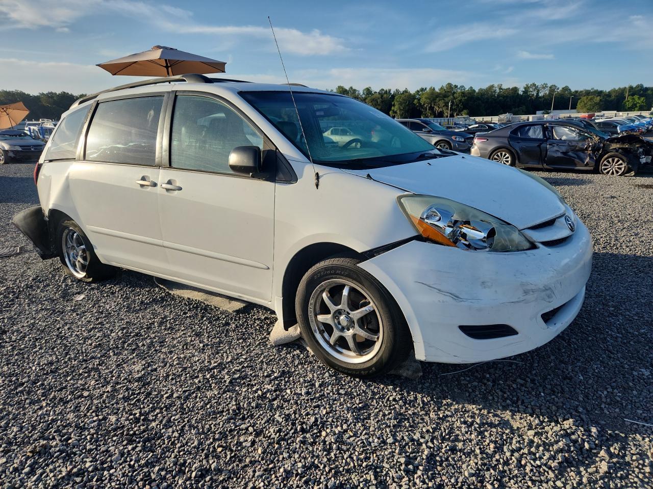 2006 Toyota Sienna Ce 7 Passenger - Image 4
