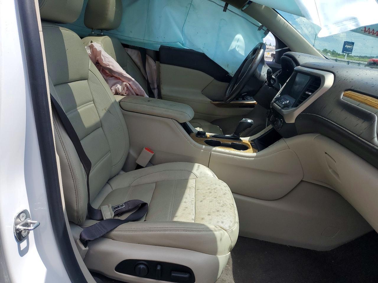 2017 GMC Acadia Denali - Image 7