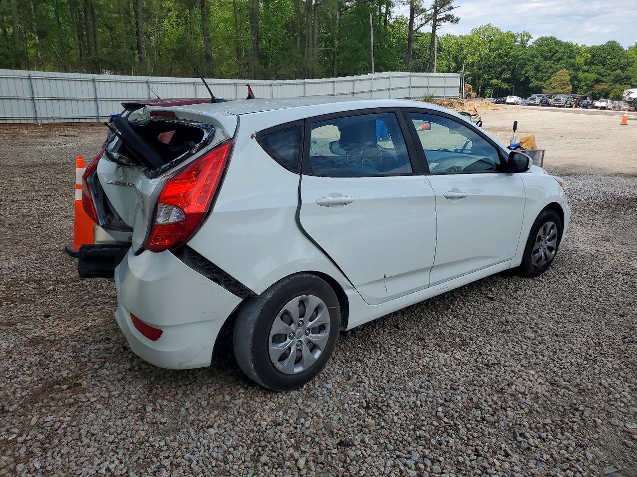 2017 Hyundai Accent Se - Фото 3
