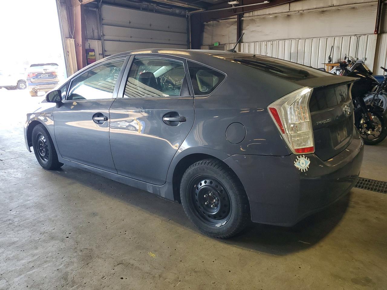 2010 Toyota Prius Iii - Фото 2