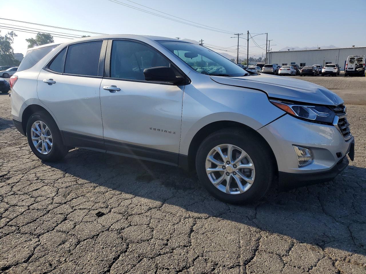 2021 Chevrolet Equinox Ls - Image 4