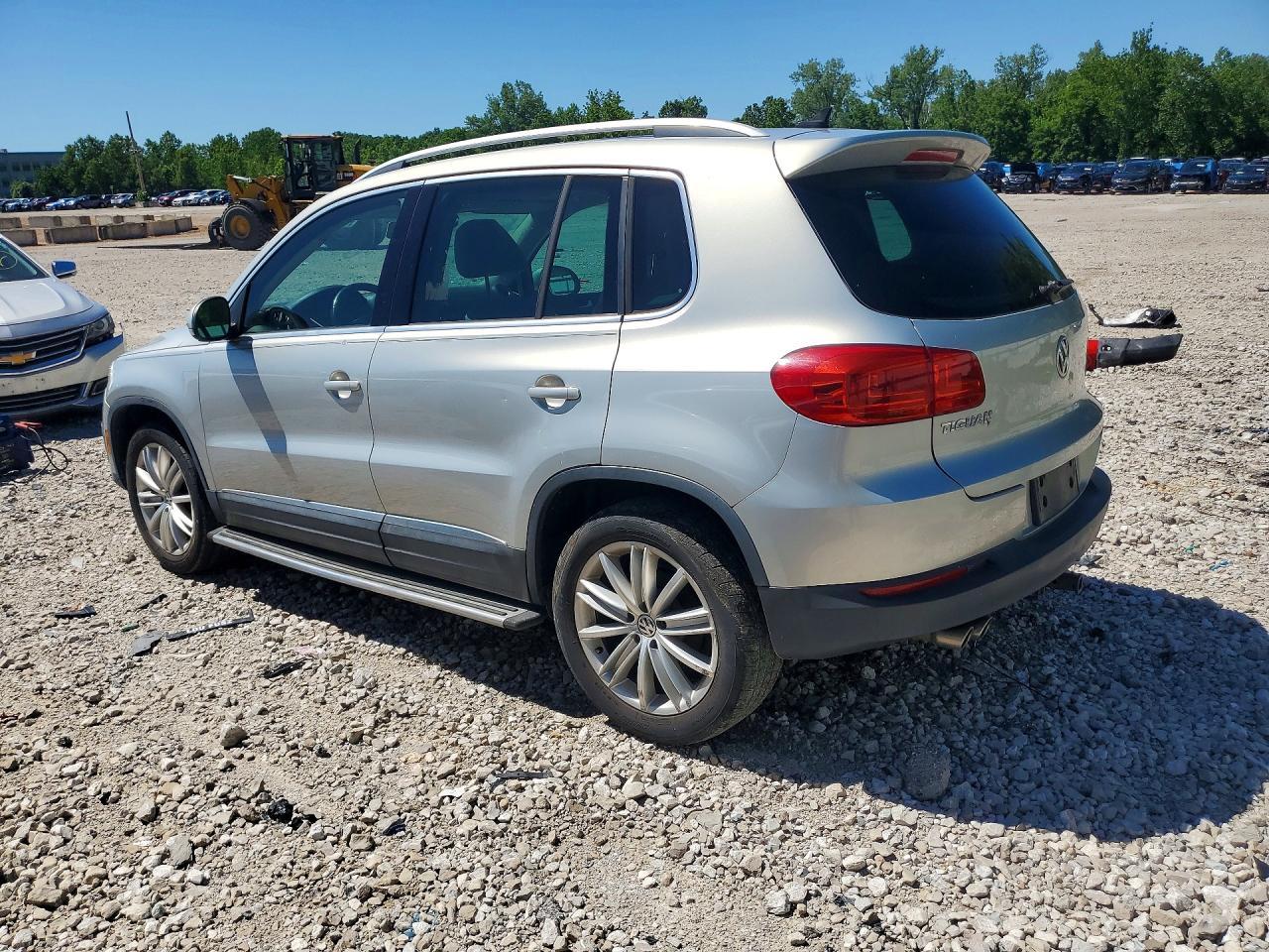 2014 Volkswagen Tiguan S - Фото 2
