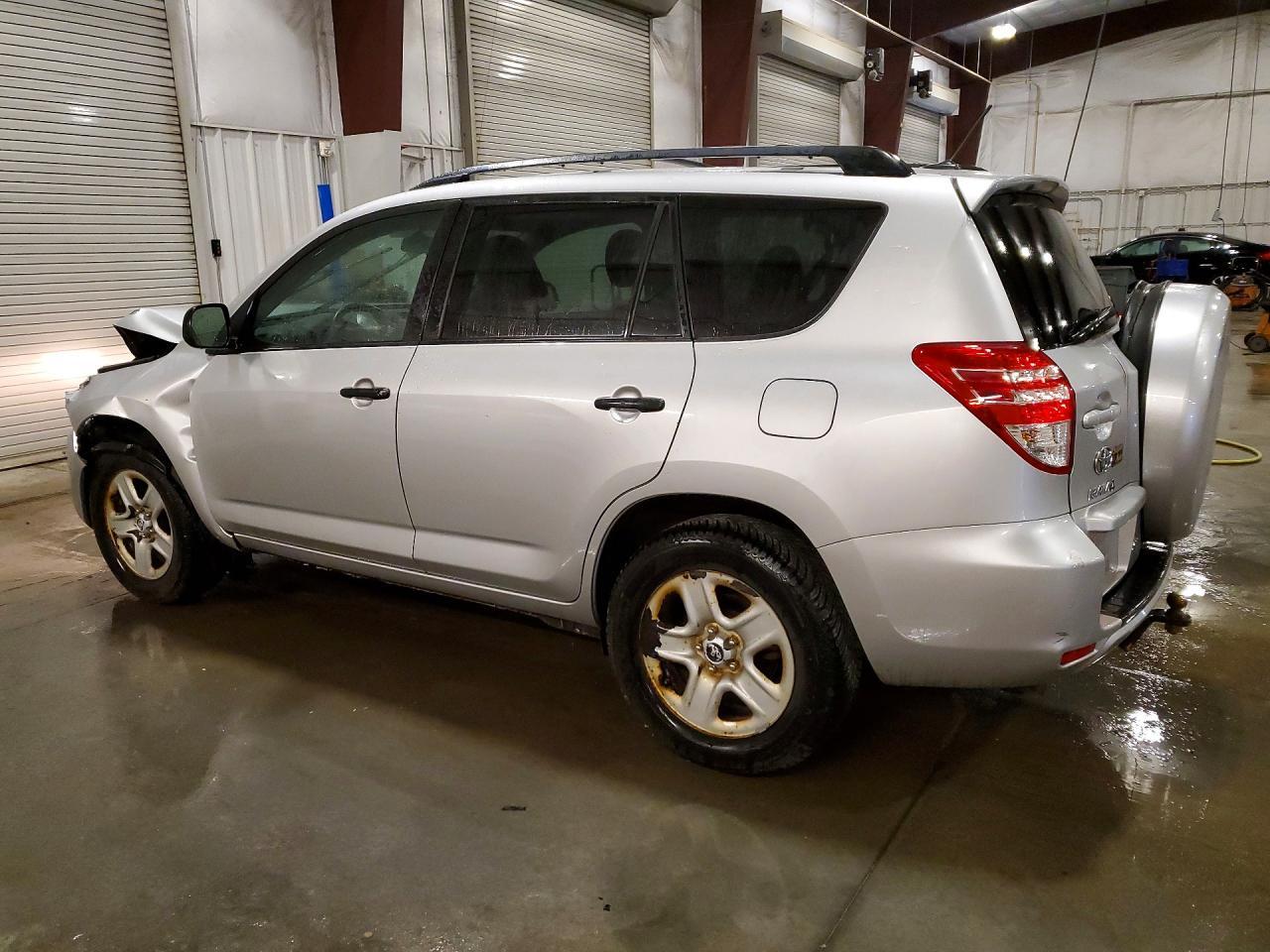 2011 Toyota Rav4 Base - Фото 2