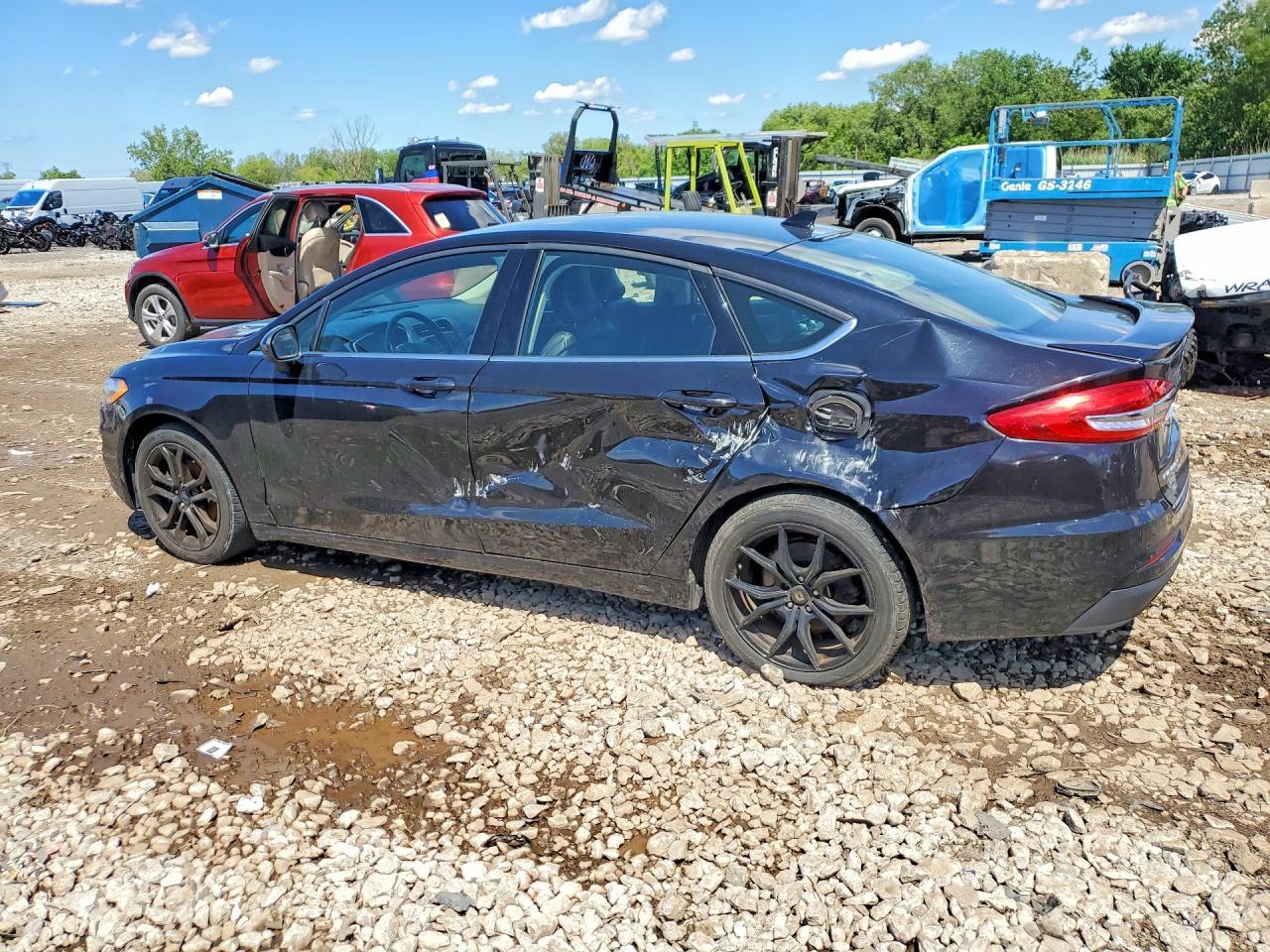 2019 Ford Fusion Se - Image 2