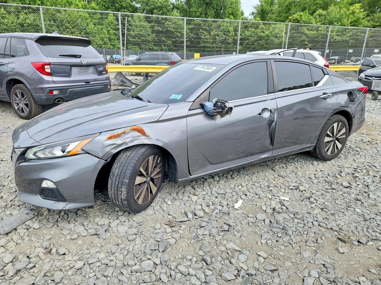 2022 Nissan Altima Sv
