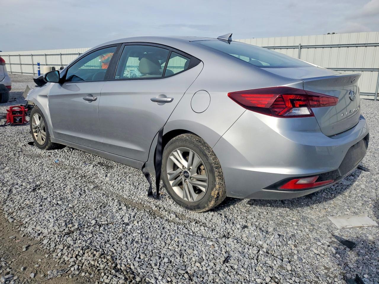 2020 Hyundai Elantra Sel - Фото 2