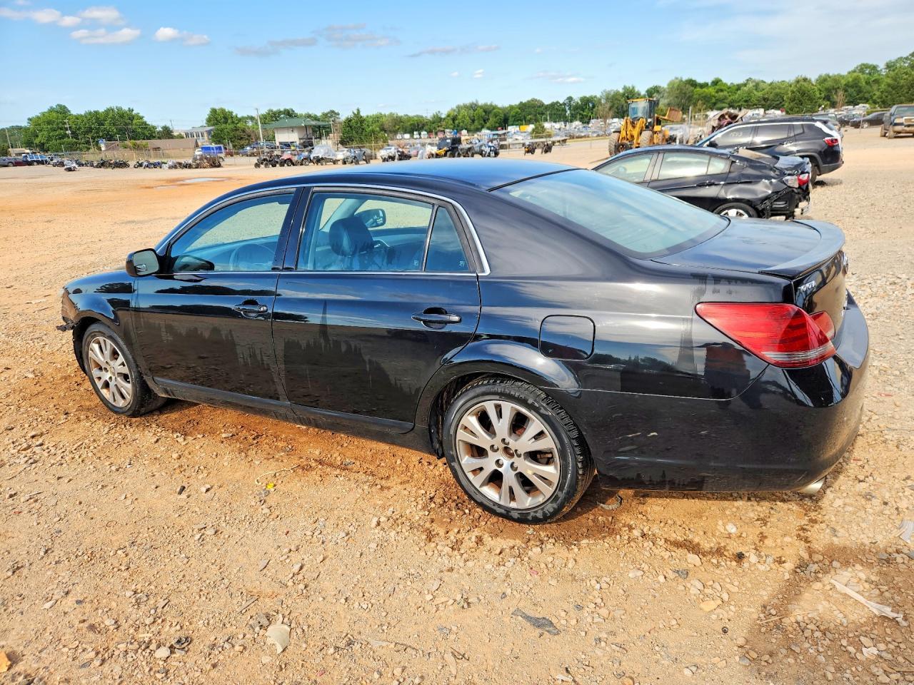 2008 Toyota Avalon Touring - Image 2