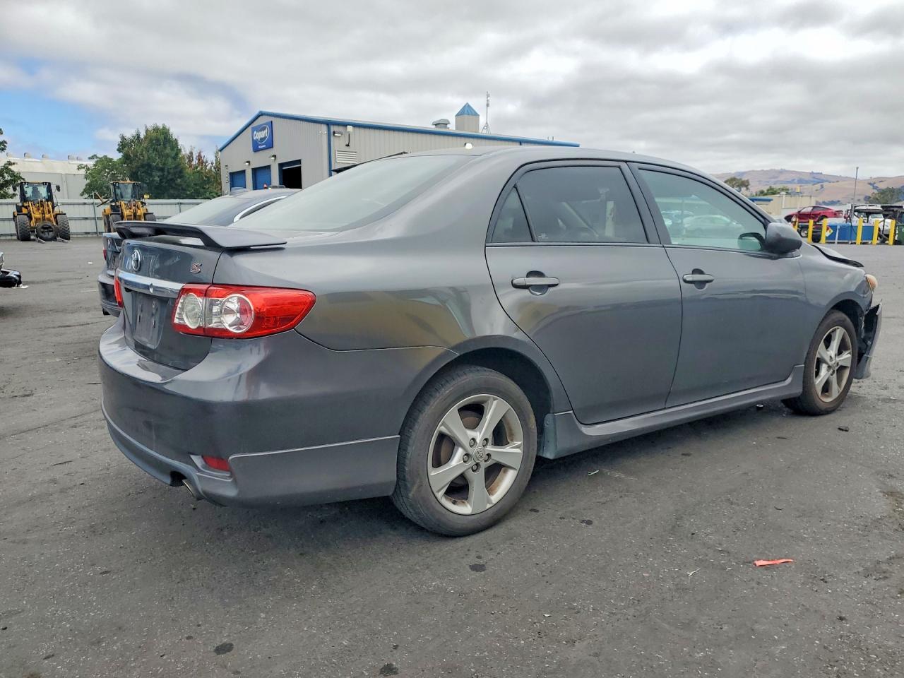2013 Toyota Corolla S - Фото 3