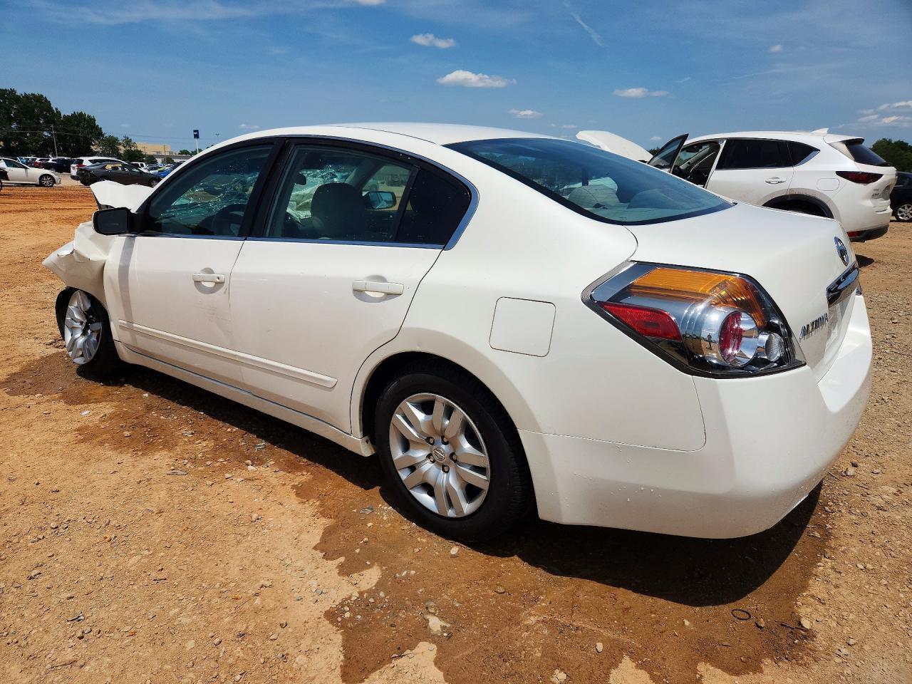 2010 Nissan Altima 2.5 - Фото 2