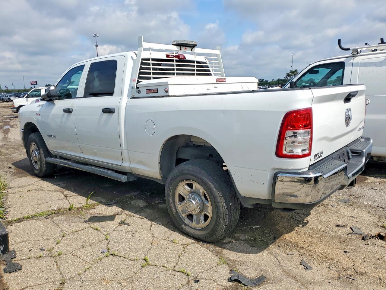 2022 Ram 2500 Tradesman - Фото 2