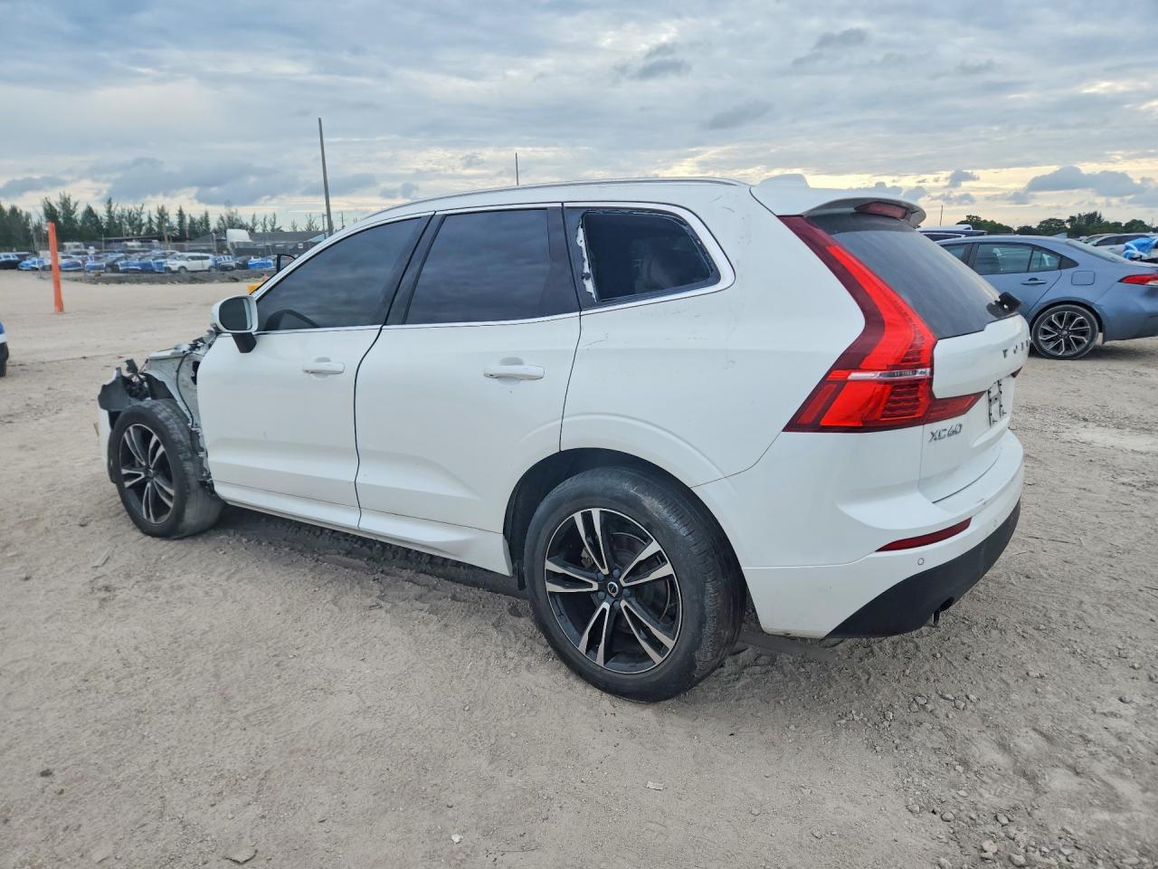 2021 Volvo Xc60 - Фото 2