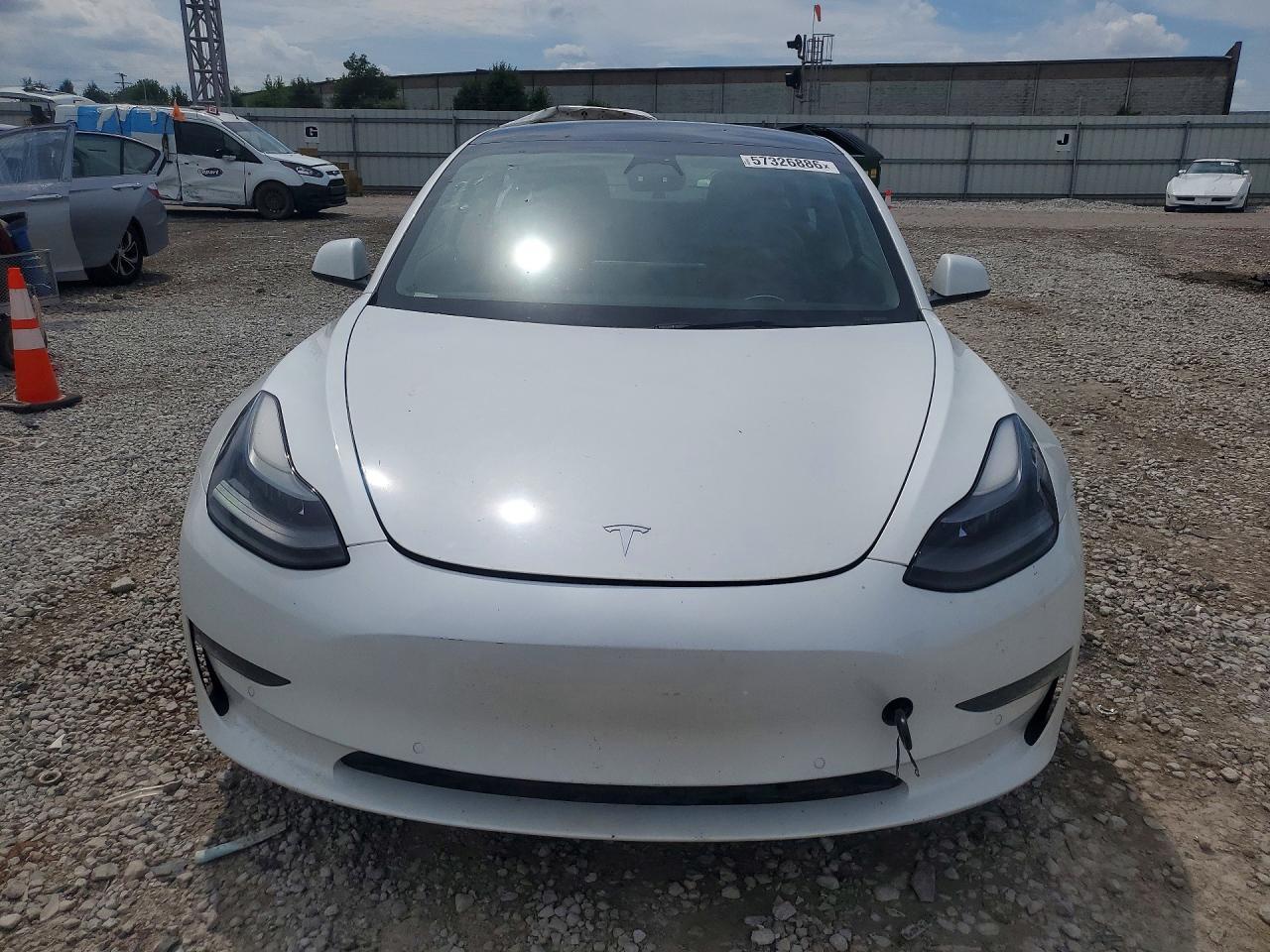 2022 Tesla Model 3 - Фото 5