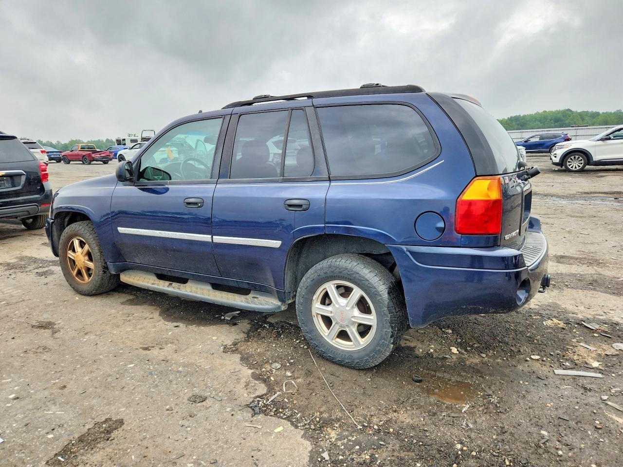 2008 GMC Envoy - Image 2