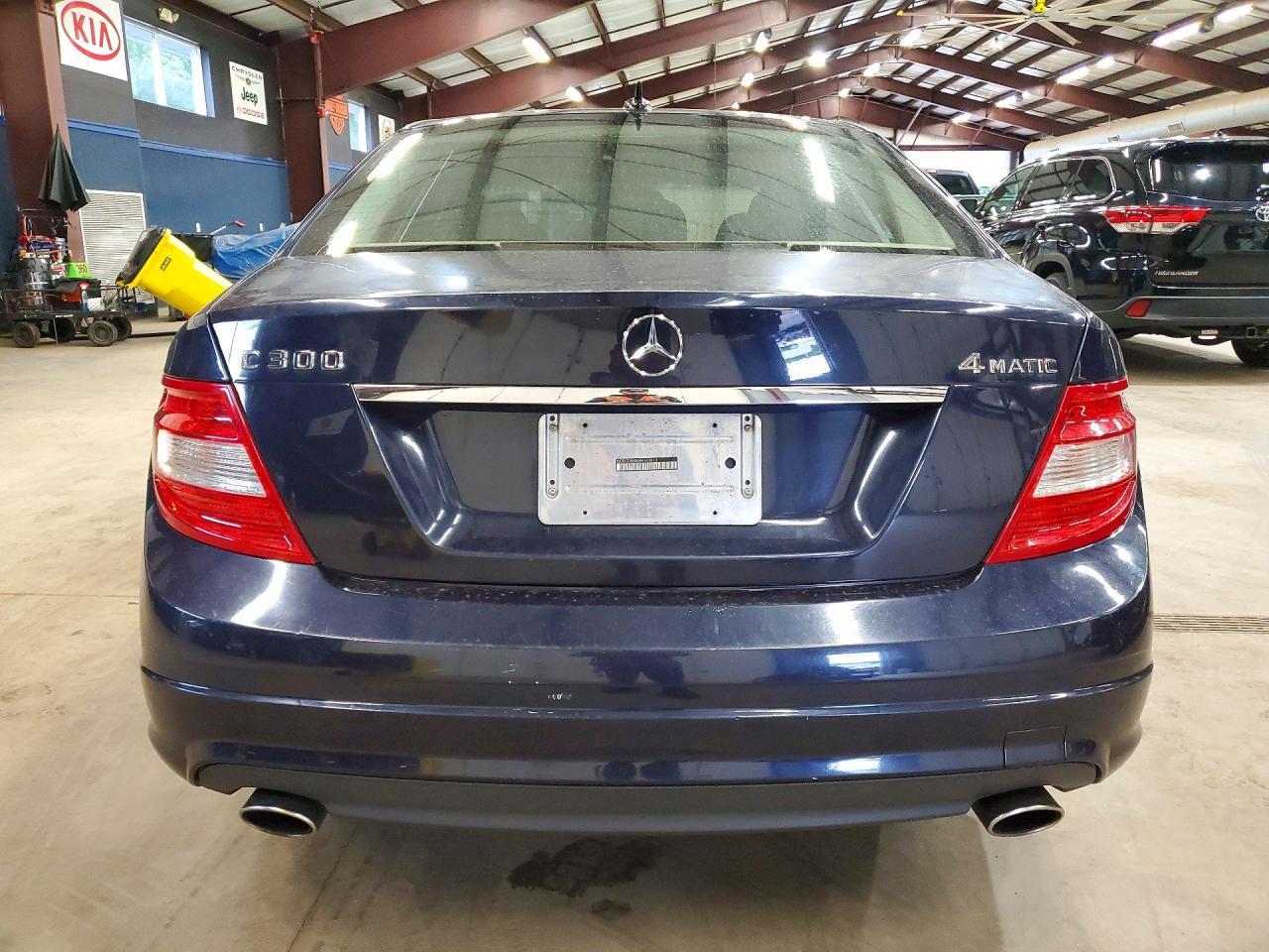 2011 Mercedes-Benz C 300 4Matic - Image 6